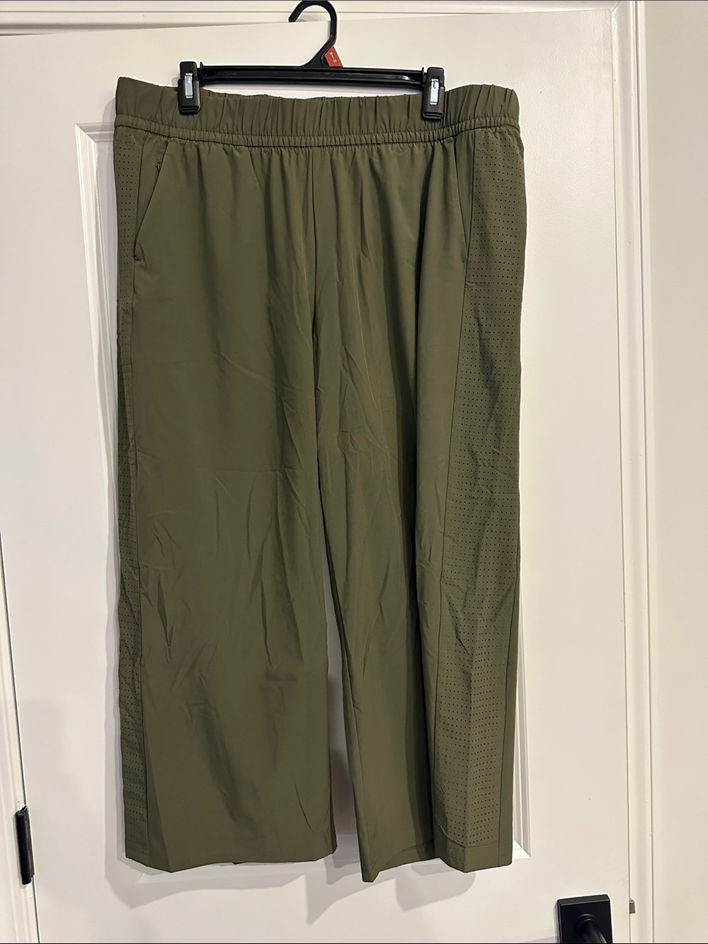 Talbots Olive Green Perforated-Panel Jogger Pants